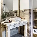 Domek alpejski Na Skraju Lasu Z Jacuzzi, Balią Ogrodową