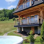 Na Skraju Lasu Z Jacuzzi, Balią Ogrodową *